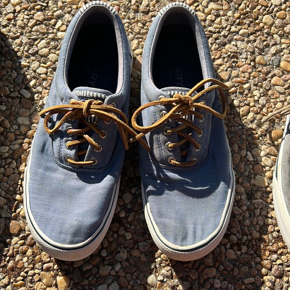 Light Blue Sperry Top Sider men’s sneaker size 10.5 Good condition